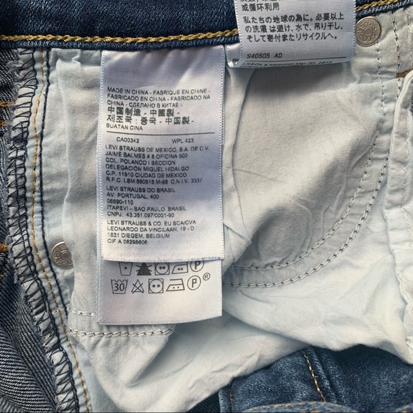 Levi's High Waisted Jeans - Picture 8 of 9